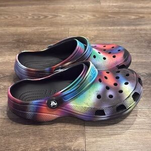 Crocs Tie Dye Shoe Size 10